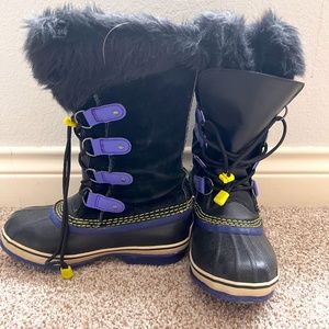 Sorel Youth Joan of Arctic Boot. Size 4